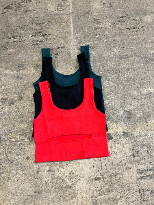 CROPPED TOP W/ HOLE