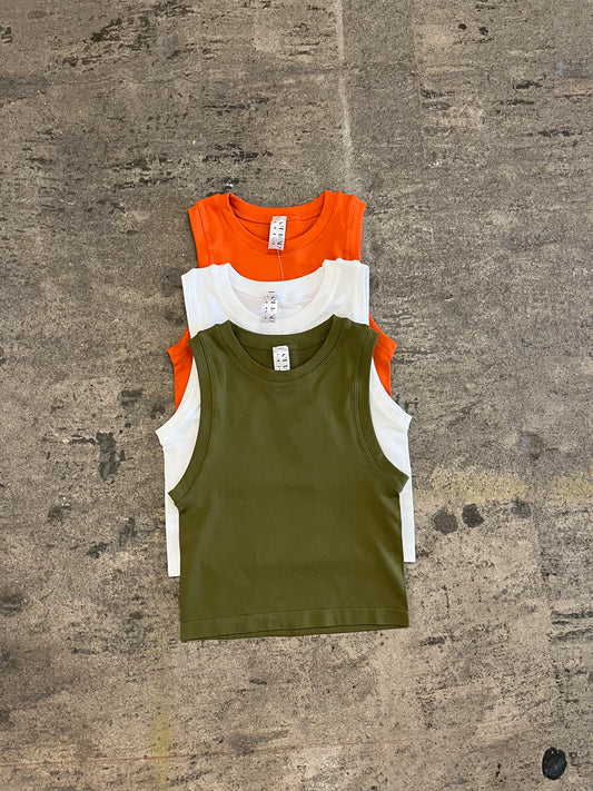 LONG ROUND NECK SLEEVEESS TOP